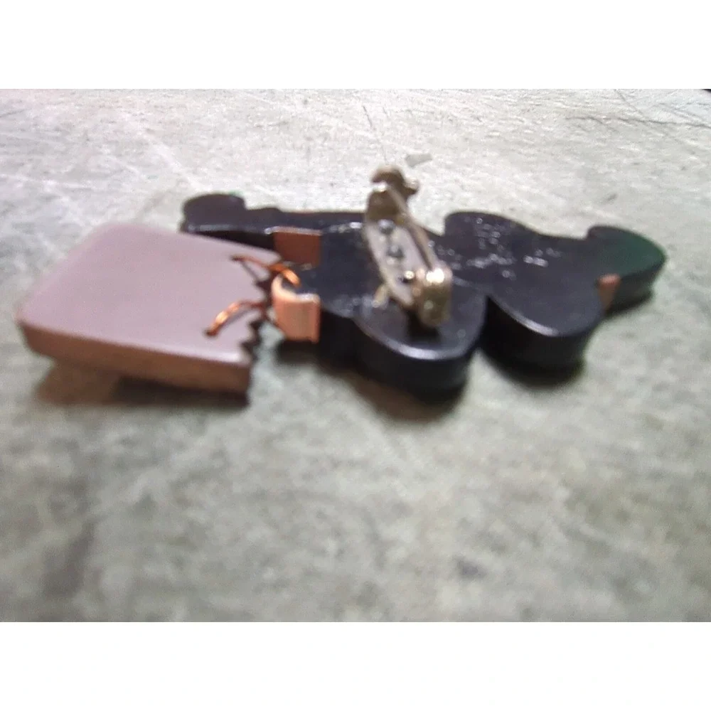 The Unbranded Brand halloween brooch